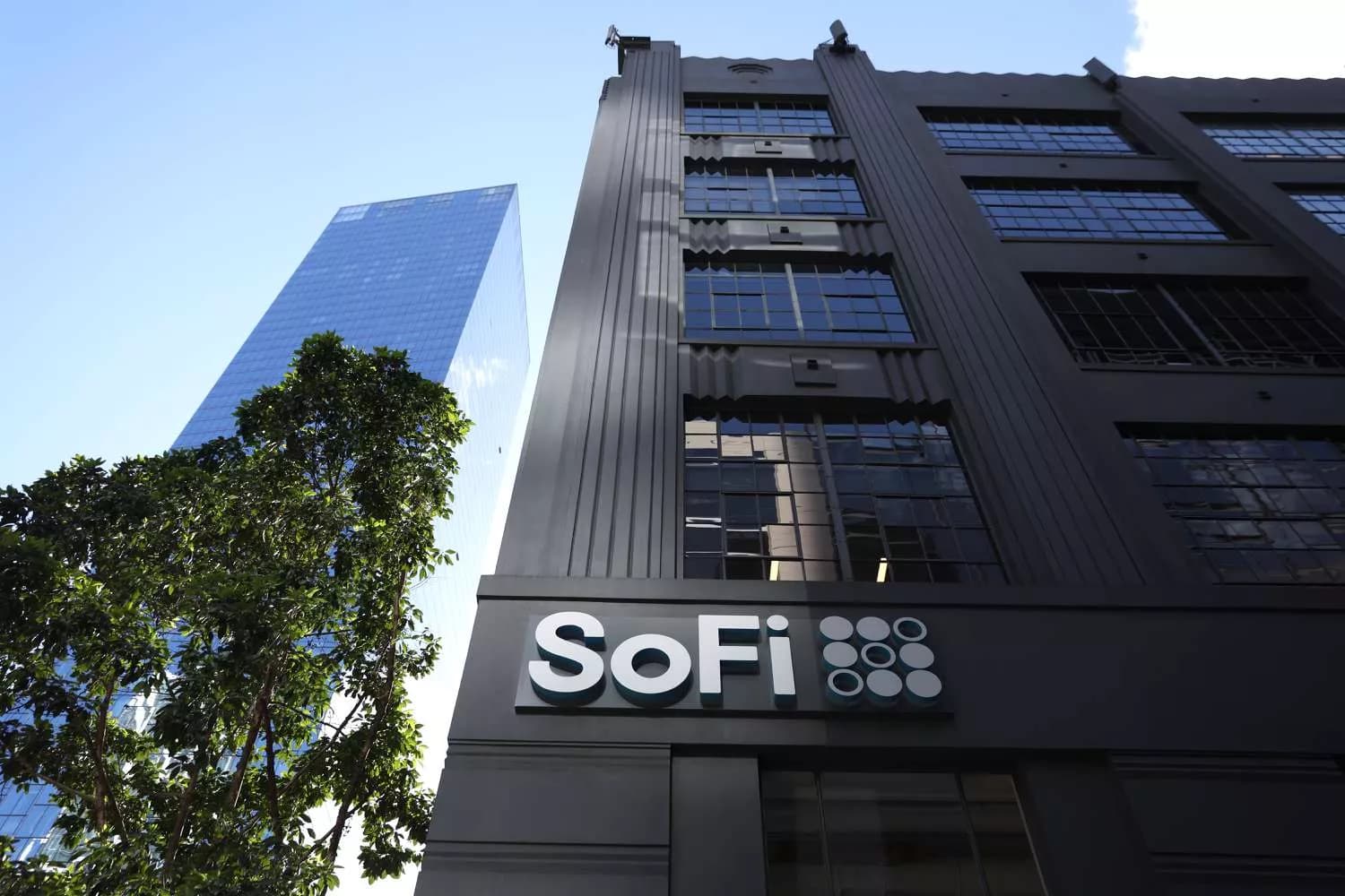 SoFi Reenters Crypto Market with Trading and Blockchain Remittance Services