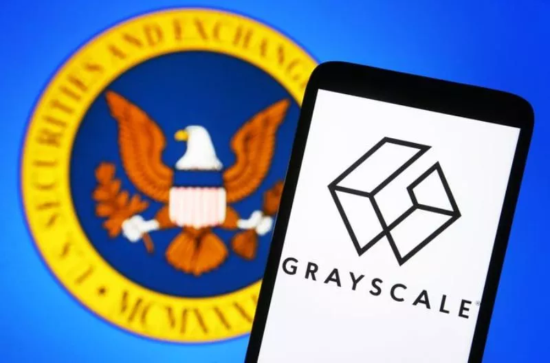 SEC Postpones Grayscale's Solana ETF Decision as Invesco-Galaxy Enters the Arena