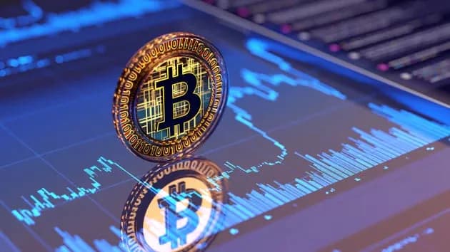 Bitcoin’s Sharp Drop to 96K Exposes a Fragile Market Battling Leverage and Fear
