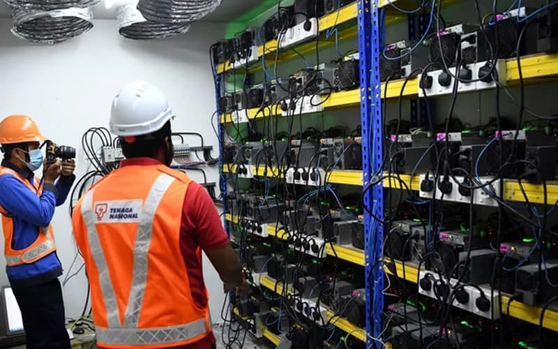 Malaysia Launches One of Asia’s Toughest Crackdowns as Illegal Bitcoin Mining Drains $1.1B in Power