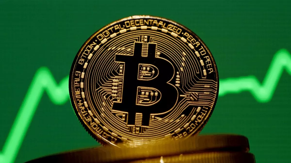 Bitcoin Reclaims $97,000 as Macro Relief and Institutional Money Fuel a Fresh Bullish Push
