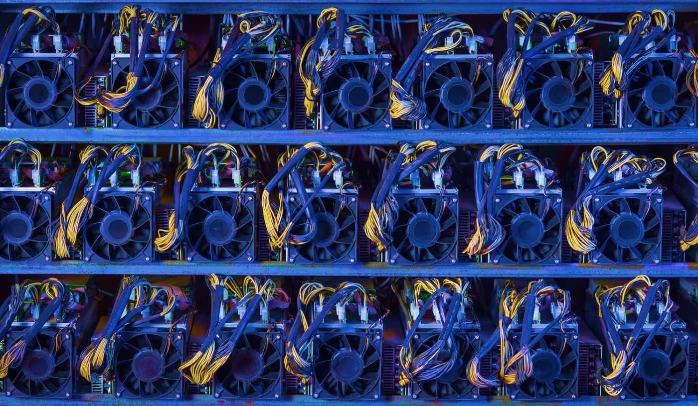 Mid-Tier Bitcoin Miners Close the Gap as Cipher, Bitdeer, and HIVE Challenge Industry Giants