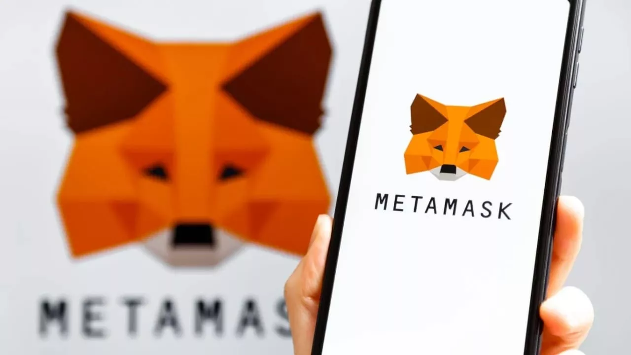 MetaMask Reimagines the Crypto Wallet: Multichain Accounts and MASK Token Buzz Signal New Web3 Era